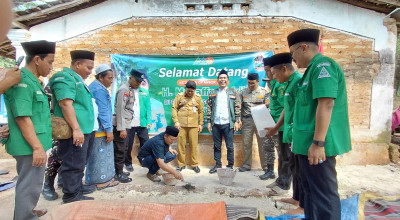 Ansor Lenteng dan Haswal Bangun Rumah untuk Warga Miskin