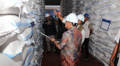 Komisi III DPR RI Cek Stok dan Kualitas Beras di Gudang Bulog Candirejo Nganjuk