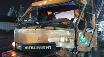 Bus Harapan Jaya Tabrak Truk Gandeng di Tulungagung