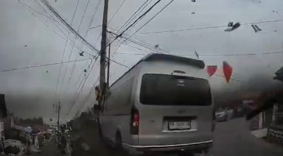 Cerita Sopir Rombongan Turis Singapura dalam Tabrakan Beruntun di Jalur Bromo