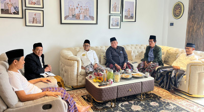 Gus Salam Sowan ke Kiai Imjaz Jelang Muktamar NU ke-35