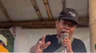 Menabung 14 Tahun, Komentator Sepak Bola Tarkam Asal Jember Berangkat Haji