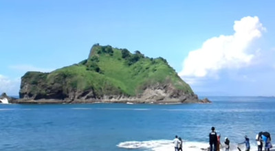 Kakak Beradik Terseret Ombak Pantai Seruni Payangan Jember