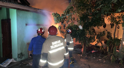 Diduga Akibat Korsleting Listrik, Dapur Rumah Warga Tulungagung Ludes Terbakar