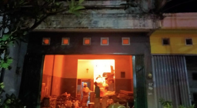 Seorang Lansia Tewas dalam Kebakaran Ruko Sepeda Anak di Simokerto Surabaya