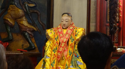 Sambut Ulang Tahun Dewi Mak Co, Patung Dewa di Kelenteng Tulungagung Ganti Jubah