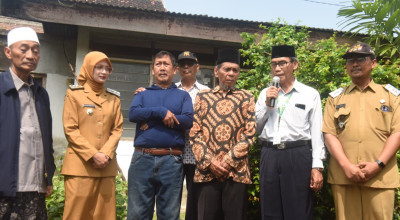 Mbak Vinanda Serahkan Bantuan Bedah Rumah Baznas Kota Kediri