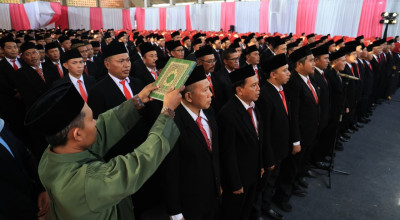 Lantik 734 Kepala Sekolah, Bupati Jember Minta Terobosan dalam 6 Bulan