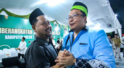 Bupati Yani Berangkatkan Jemaah Haji Gresik, Bekali Paket Obat dan Vitamin