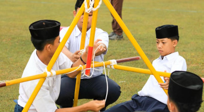 Lomba Pioneering Latih Kekompakan dan Mental Santri Nurul Jadid