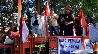 Polemik DKS Memanas, Seniman Surabaya Turun ke Jalan
