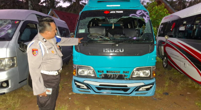 Rombongan Wisatawan Surabaya Dikeroyok di Malang, Mobil Dirusak dan 6 Orang Terluka