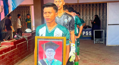 Kenang Almarhum Rektor, UIN KHAS Jember Pakai Pita Hitam di Liga Mahasiswa