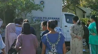 Satpam Salah Injak Pedal, Mobil MBG Tabrak Tembok SPPG di Jember
