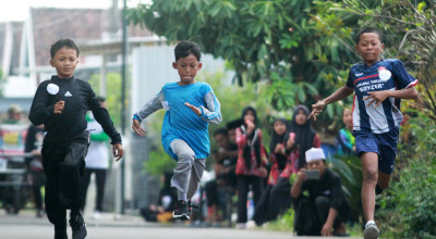 Isi Liburan, Ratusan Siswa Diniyah Gresik Ikuti Porsadin