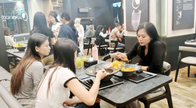 Salmon Noodle 3.0 Halal Label Buka Cabang Pertama di Surabaya