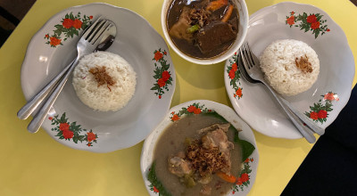 Blusukan ke Gang Sempit Jalan Tunjungan Surabaya, Ada Makanan Khas Jogja yang Autentik