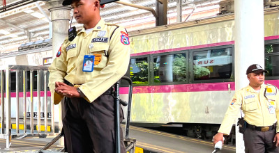 KAI Daop 8 Kecam Keras Aksi Pemotor Nekat Melintasi Rel di Surabaya