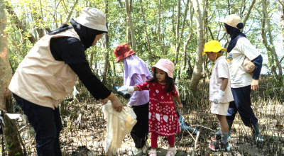 Anak-anak Turun Tangan Selamatkan Mangrove Wonorejo Surabaya dari Sampah Plastik