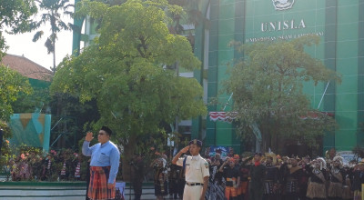 Upacara Kemerdekaan di Unisla Lamongan Sisipkan Persan Persatuan