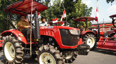 Mas Dhito Salurkan 216 Alsintan, Perkuat Modernisasi Pertanian dan Ketahanan Pangan
