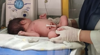 Bayi Baru Lahir Ditemukan di Warung Cilok Probolinggo, Tali Pusar Masih Segar
