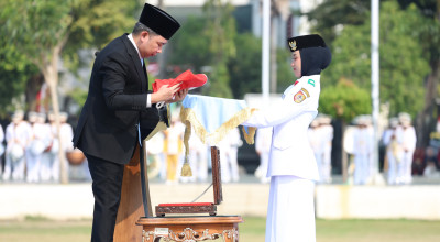 Upacara HUT ke-81 RI di Jember: Pejabat Berjemur, Tenda VIP Khusus Veteran dan Ibu-Ibu