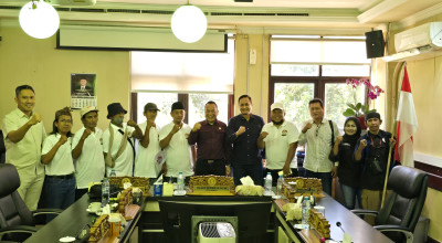 DPRD Surabaya Imbau Jangan Ikuti Ajakan Bendera Setengah Tiang Tanpa Dasar