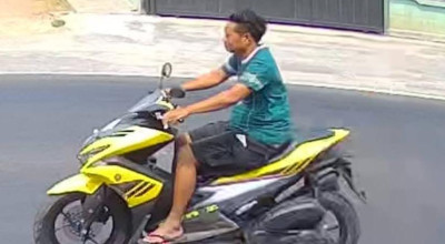 Aksi Penjambretan Kalung Emas Ibu Muda di Dringu Probolinggo Terekam CCTV