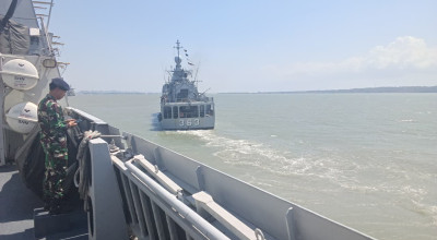 Koarmada II Kerahkan KRI dan Pesawat Untuk Operasi SAR KM Mutiara Sentosa 2