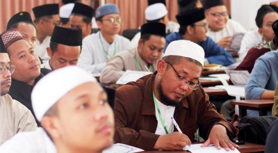Nahdlatut Turots Dorong Santri Kembali Tekuni Kitab Muassis NU