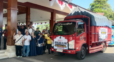 Peternak di Blitar Raya Kirim Bantuan 8,8 Ton Telur Untuk Korban Bencana NTT