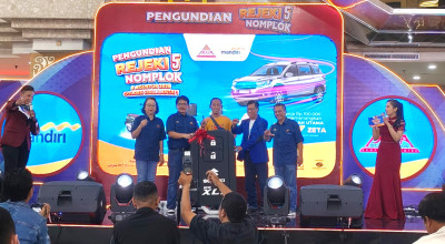Belanja di Plaza Surabaya, Indra Bawa Pulang Suzuki XL7