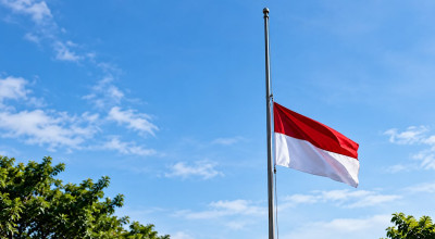 Khofifah Imbau Warga Jatim Kibarkan Bendera Setengah Tiang pada 30 September