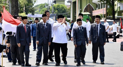 Di Hadapan Prabowo, Kiai Hasan Ungkap Pilihan Gontor Setelah 100 Tahun
