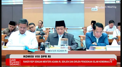 Menteri Agama Berjanji Tuntaskan Polemik di UINSA Surabaya Dalam Tiga Hari