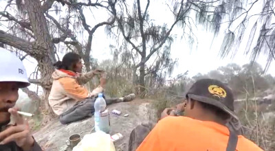 Pendaki Gunung Semeru Tersesat Ditemukan Selamat Setelah 6 Jam Pencarian