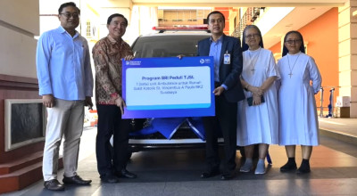 BRI Region 12 Surabaya Serahkan Ambulans Baru untuk RKZ Surabaya