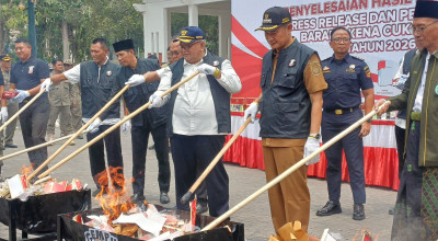 835 Ribu Batang Rokok Ilegal Senilai Rp1,23 Miliar Dimusnahkan di Lamongan