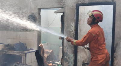 Misteri Rumah di Jember 8 Kali Terbakar dalam Setahun, Api Muncul dari Sela Keramik
