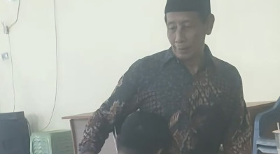 Oknum TNI Penganiaya Kepsek di Lamongan Bersimpuh Minta Maaf Sambil Menangis