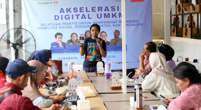 Modal HP, Pelaku UMKM Surabaya Dilatih Tembus Pasar Digital
