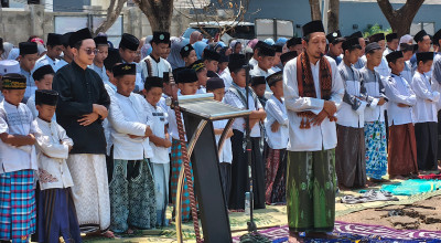 850 Santri di Lamongan Gelar Salat Istisqa, Prihatin dengan Karhutla Kalimantan