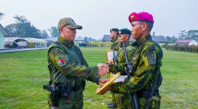 Purna Tugas di Papua, Satgas Yonif 5 Marinir Diganjar Penghargaan