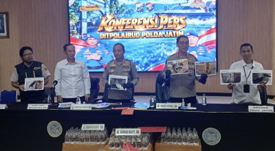 Ditpolairud Polda Jatim Ungkap Perdagangan Satwa dan Olahan Hiu Ilegal