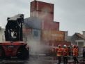 Dua Kontainer Berisi Barang Ratusan Juta Rupiah Hangus Terbakar