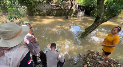 Curhat Warga Ngampel Kota Kediri yang Rumahnya Masih Terendam Banjir 1 Meter