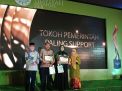 Asyiyah Beri Award ke Gus Ipul Sebagai Tokoh Peduli Perempuan