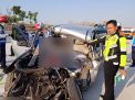 Toyota Avanza 'Cium' Truk Parkir di Tol Ngawi, Satu Orang Tewas