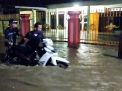 Banjir di Ngambakan Ponorogo: Rendam Rumah hingga Bikin Motor Mogok